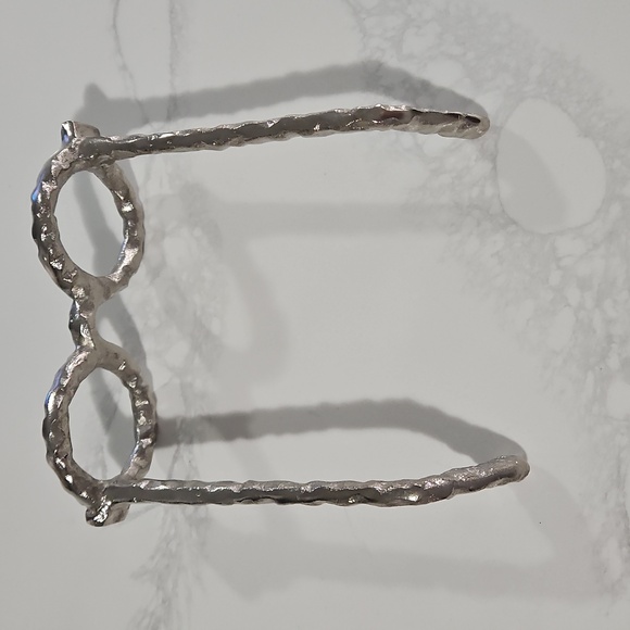 Silver Textured Decorative Glasses - Picture 4 of 4